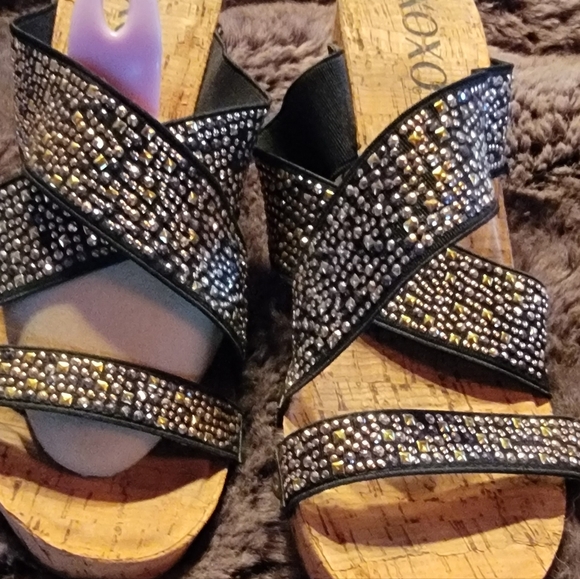EUC XOXO Studded Cork Wedges - Picture 4 of 5